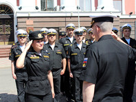 Командующий Балтийским флотом наградит участницу парада в Калининграде, которая во время церемонии потеряла туфлю, но не сбила строй