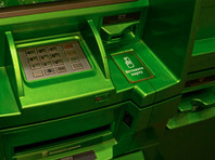"Сбербанк" стал начислять комиссию в 1% на денежные переводы через банкоматы 