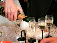 Сильнее других от самоизоляции россиян из-за COVID-19 выиграли производители шампанских и игристых вин