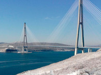 Во Владивостоке закрыли движение по мосту на остров Русский из-за обледенения и падения льда с вантовых конструкций на проезжую часть