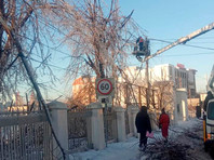 Энергетики устраняют последствия ледяного шторма во Владивостоке