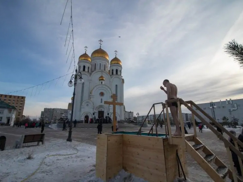 Красноярская епархия Русской православной церкви решила отменить традиционные купания в праздник Крещения, который отмечается в ночь на 19 января