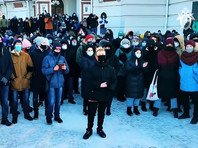Фильм СК "За кулисами протеста" вышел в начале февраля 2021 года. В нем авторы предупреждают молодых людей, что соратники Навального делают из них "пушечное мясо", "бойцов армии, где командирам наплевать на судьбы рядовых"