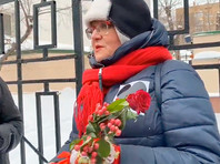 На акции присутствует муниципальный депутат Тимирязевского района Юлия Галямина 