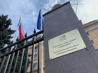 Посольство Чехии в Москве покинула колонна автомобилей с высланными дипломатами, работа посольства парализована 